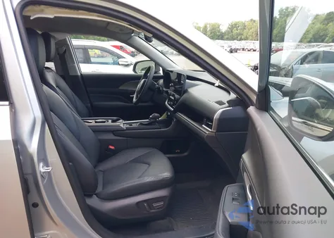 2024 Toyota Grand Highlander Xle/Limited/Platinum z USA, uszkodzony, nr VIN 5TDAAAB5XRS030309